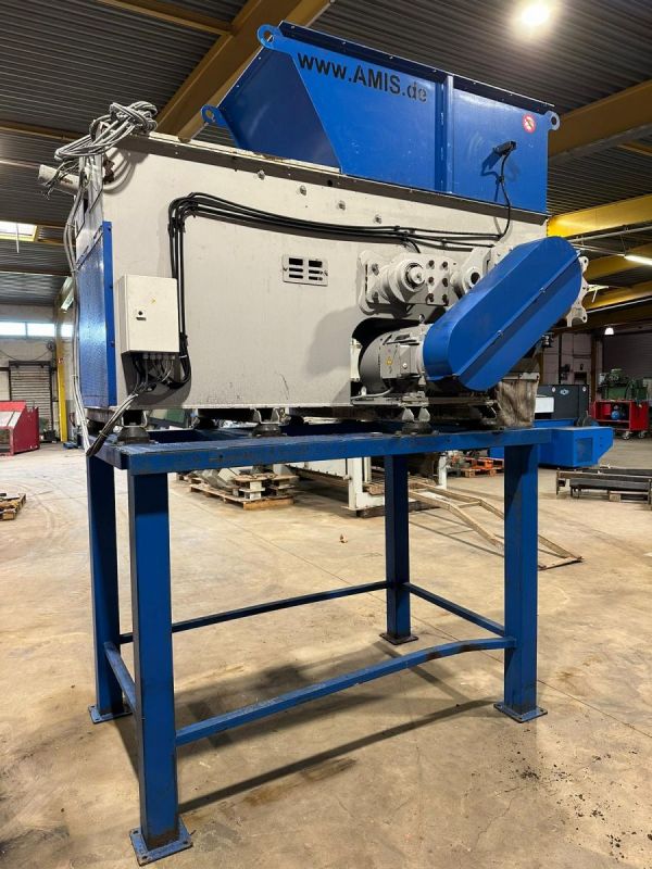 Usado Trituradora de un solo eje Zerma, tipo ZWS 850, construida en 2013, incluye embudo y soporte, para madera