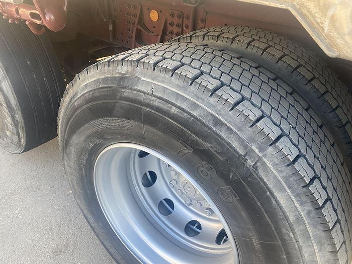 Usato 2002 iveco EUROTECH 260E28 CON GRU