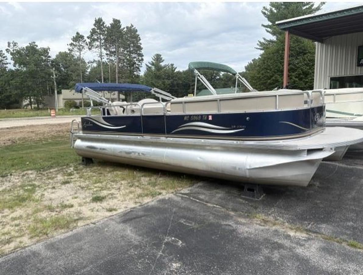 Used 2011 Avalon 2300LS
