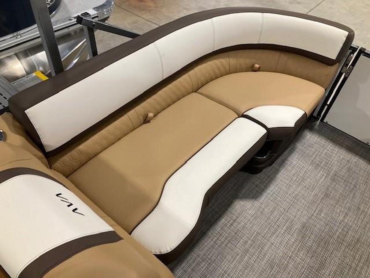 2025 Avalon 25 Catalina Quad Bench Tri-toon