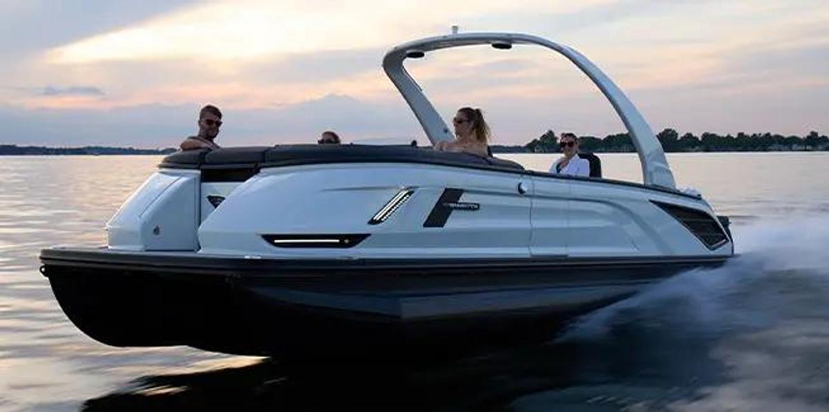 28 QX Fastback - Quad Bench