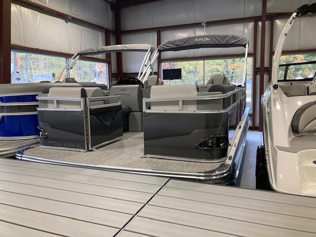 2025 Avalon 21 Venture 80 Quad Lounger