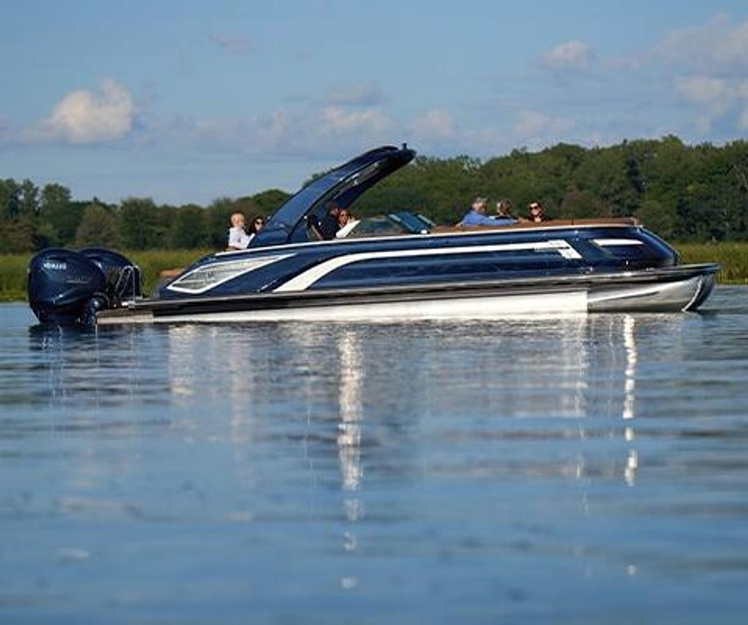28 QX Fastback - Quad Bench