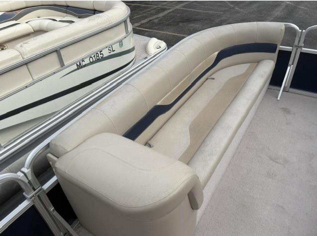 Used 2011 Avalon 2300LS