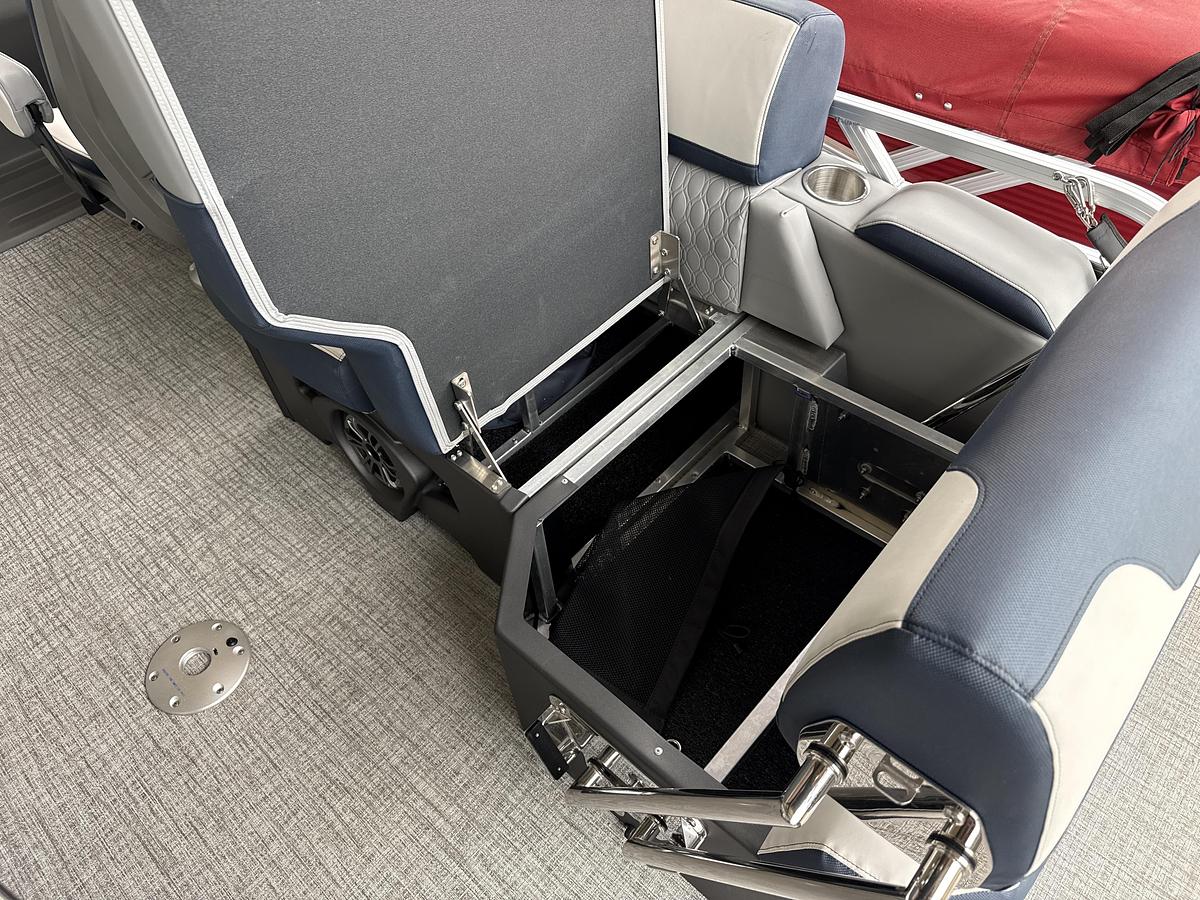 2026 Avalon 2385 LSZ Quad Lounge Shift Navy