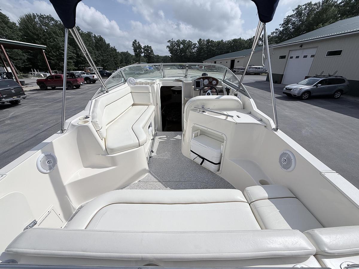 Used 2003 Rinker Fiesta V250