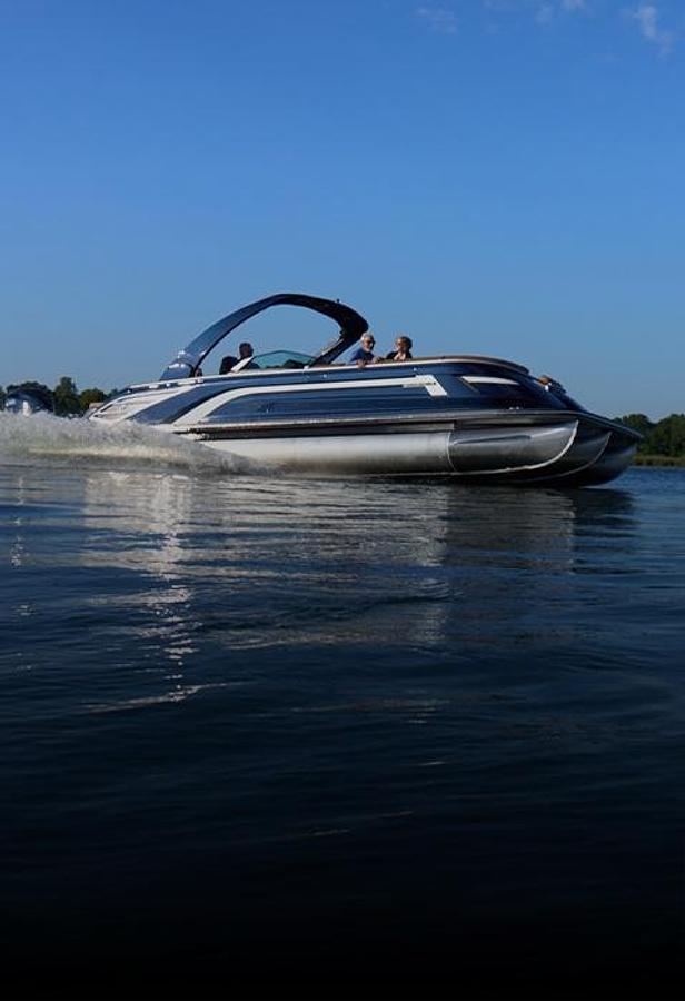 28 QX Fastback - Quad Bench