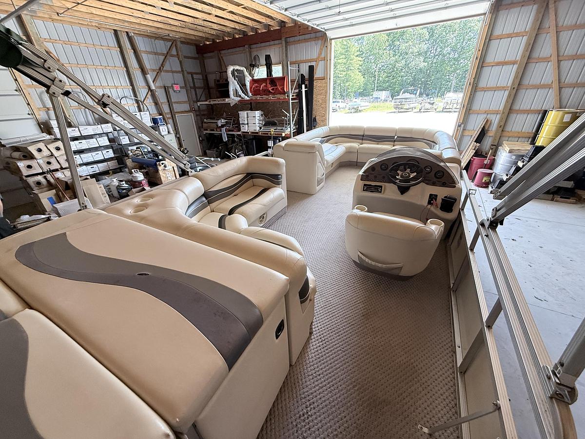 Used 2003 Bennington 2275 RL