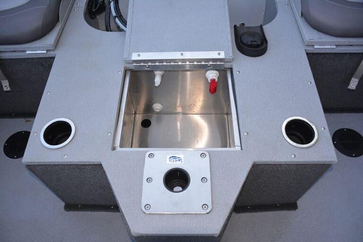 Smoker Craft Ultima 172