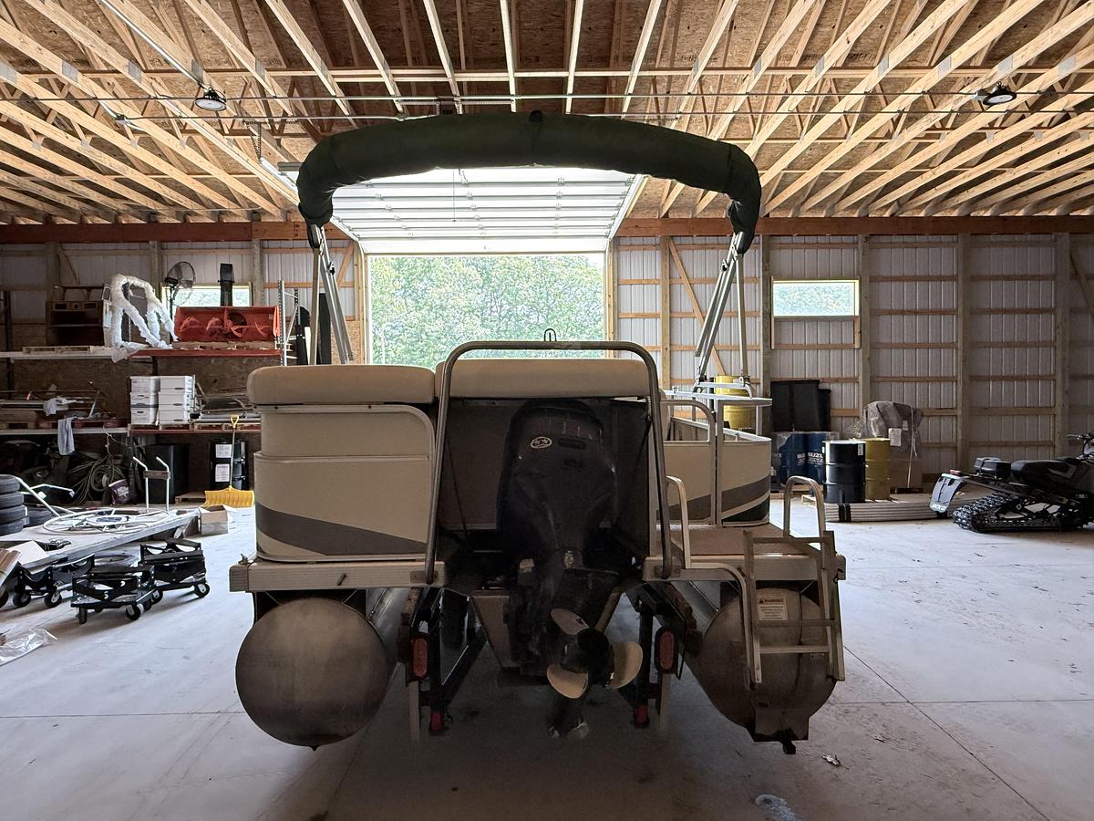 Used 2003 Bennington 2275 RL