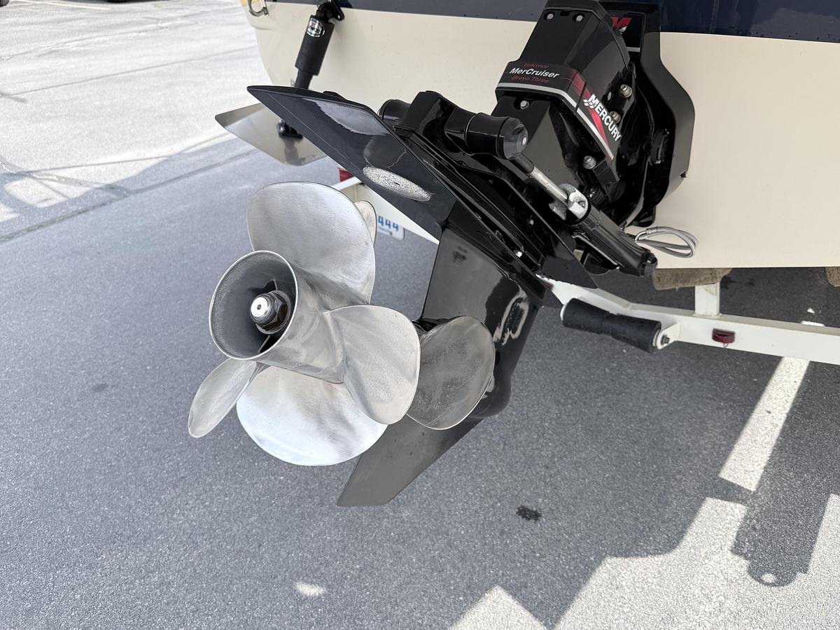 Used 2003 Rinker Fiesta V250