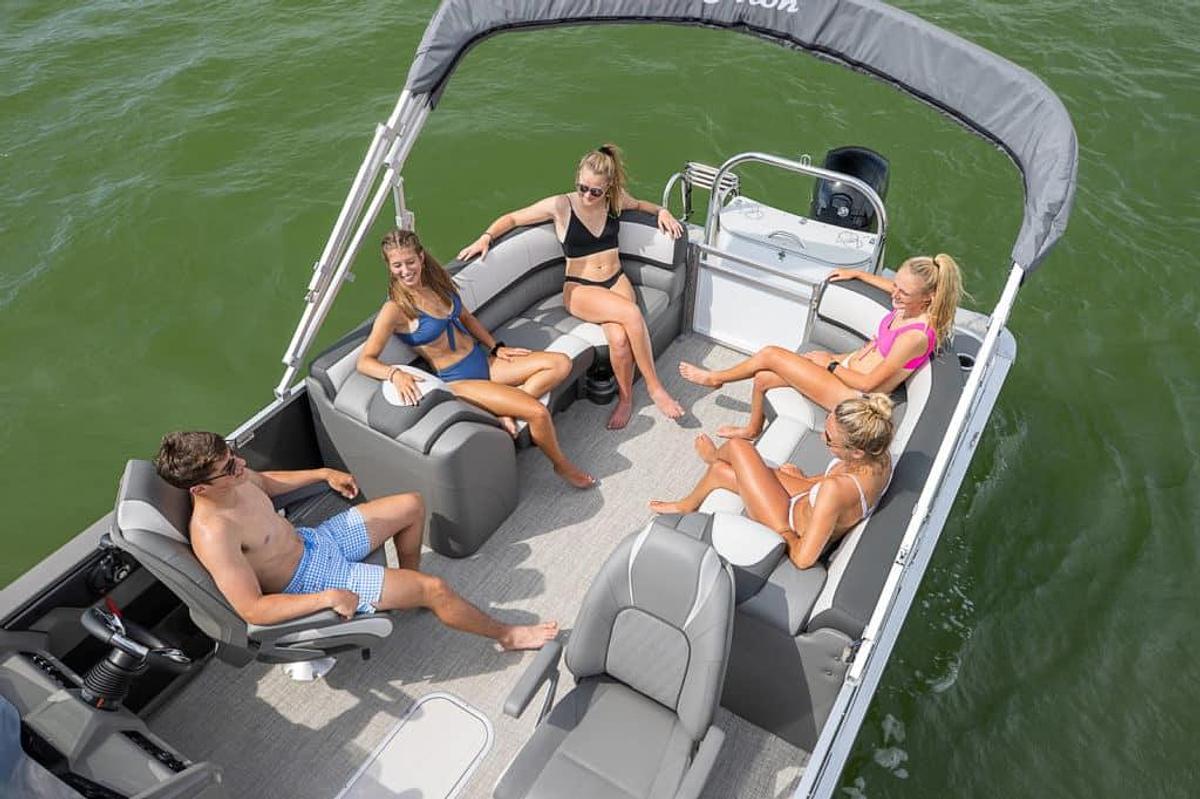 Avalon LSZ Quad Lounger Shift 21 FT