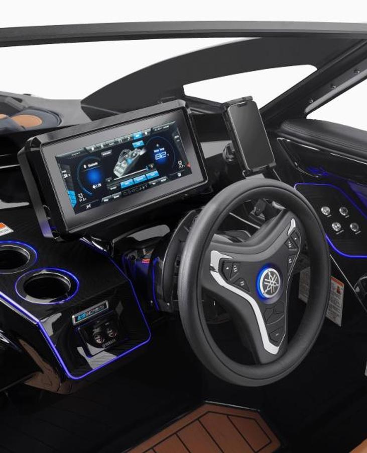 Luxury and Effortless Docking 275SD