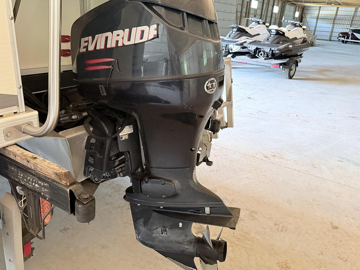 Used 2003 Bennington 2275 RL
