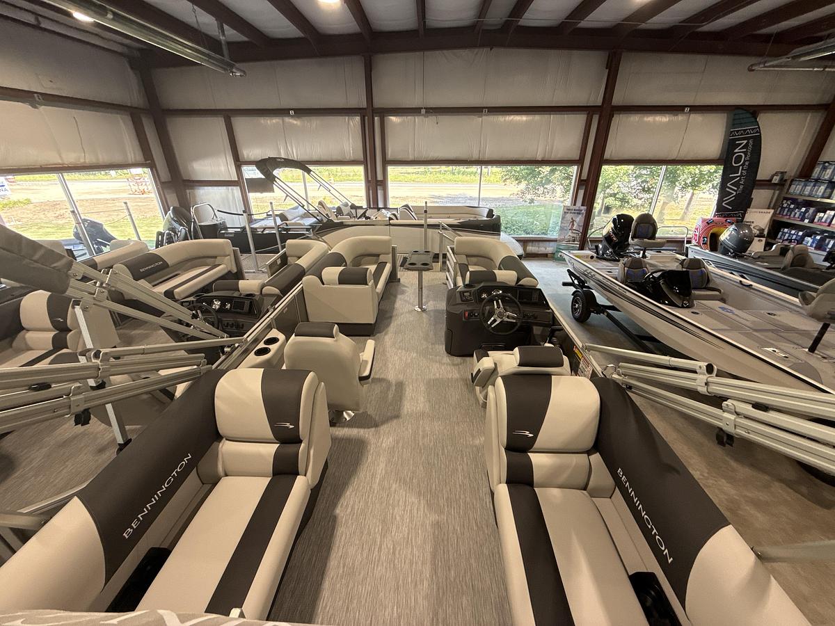 2027 Bennington 22S1SR
