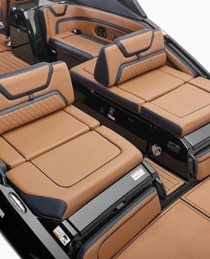 Luxury and Effortless Docking 275SD