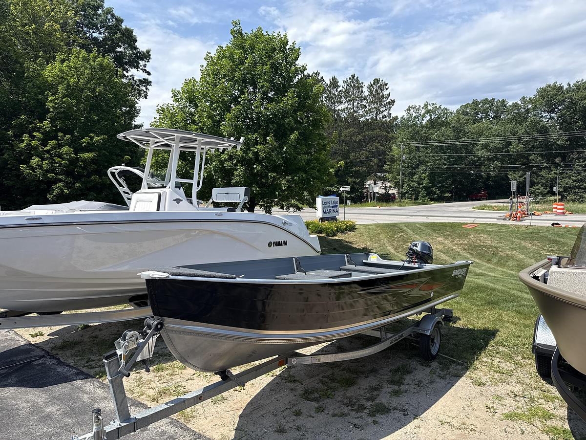 2027 Smoker Craft 16 Big Fish/25HP Yamaha