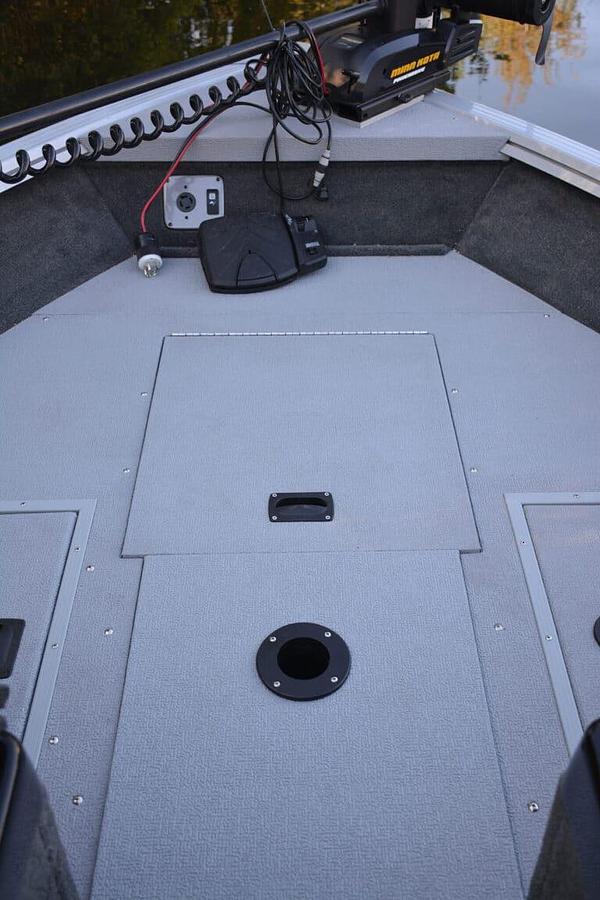 Smoker Craft Ultima 172