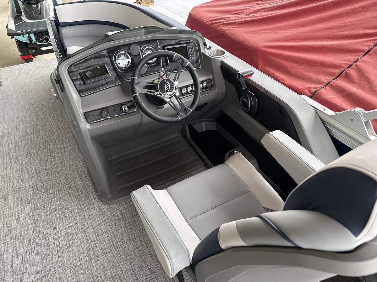 2026 Avalon 2385 LSZ Quad Lounge Shift Navy