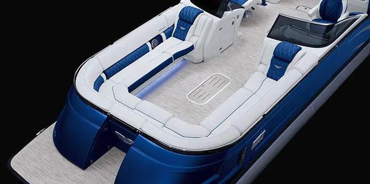 25 QX Fastback - Quad Bench