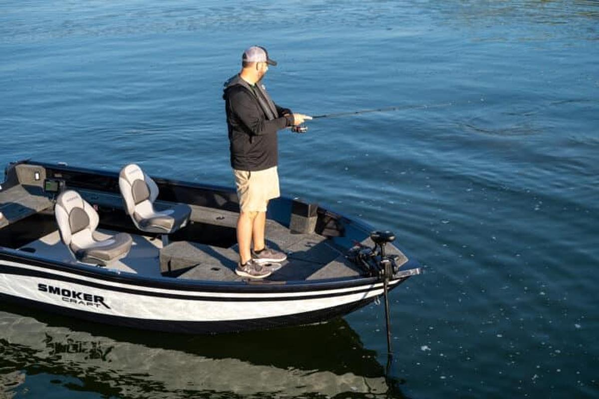 Smoker Craft Excursion 176 T