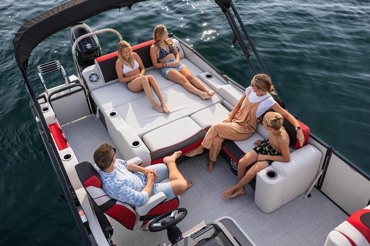 Avalon Catalina Quad Lounger Windshield 27 FT
