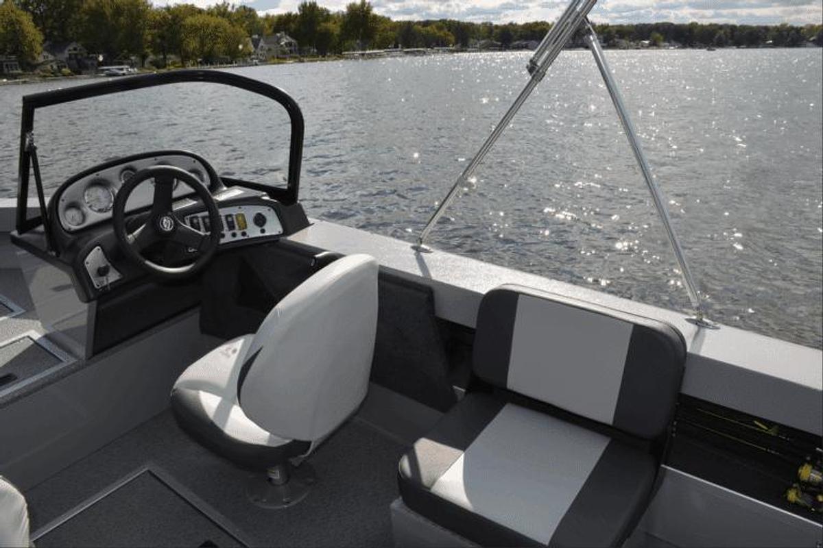 Smoker Craft Osprey 162
