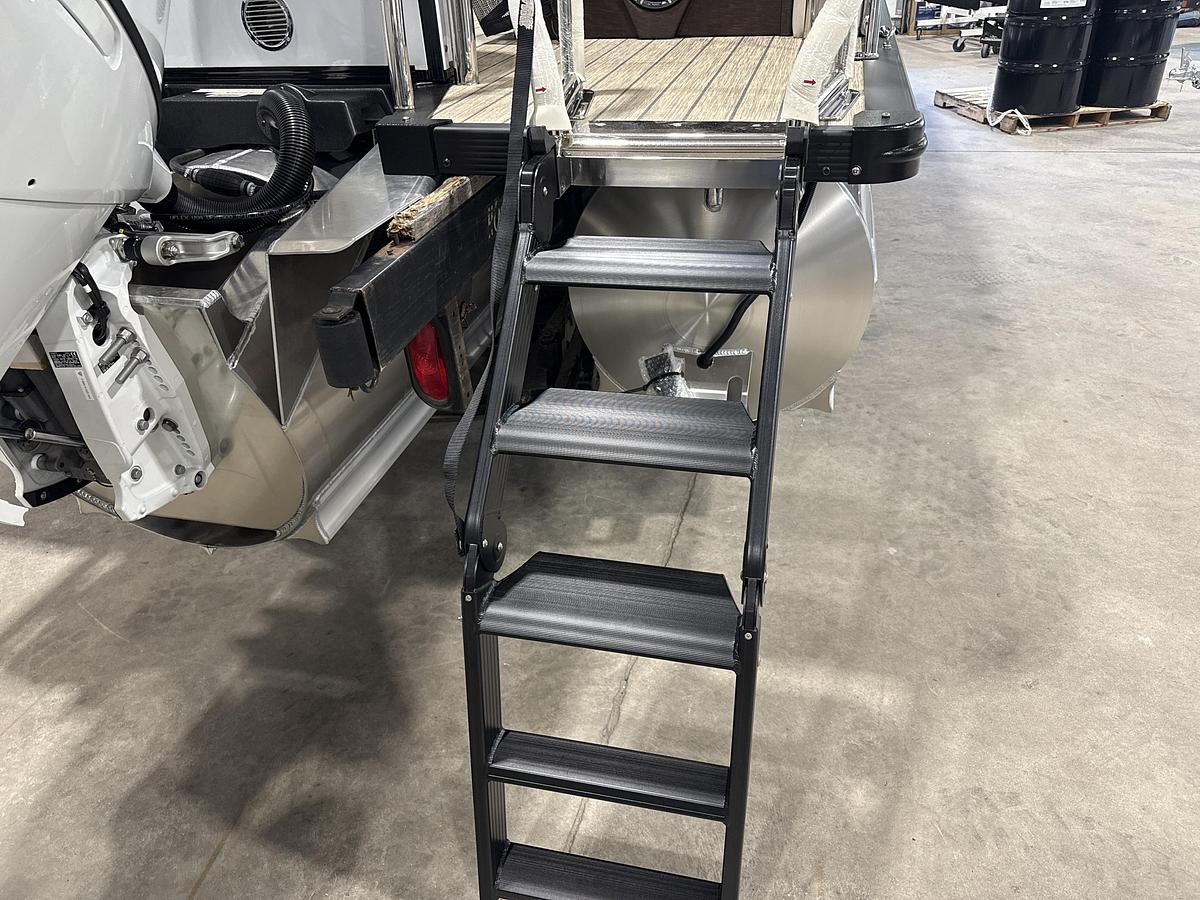 2027 Avalon Excalibur LTD 25' Quad Lounger Shift Windshield