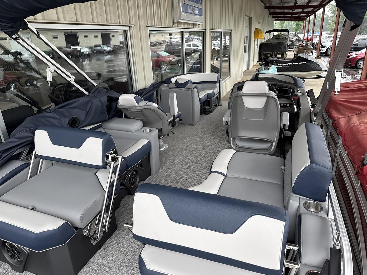 2026 Avalon 2385 LSZ Quad Lounge Shift Navy