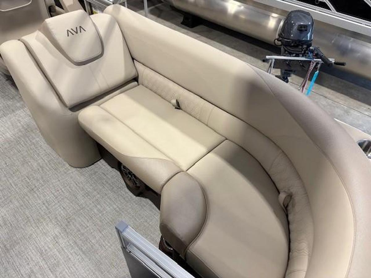 2026 Avalon 23 LSZ Quad Lounge