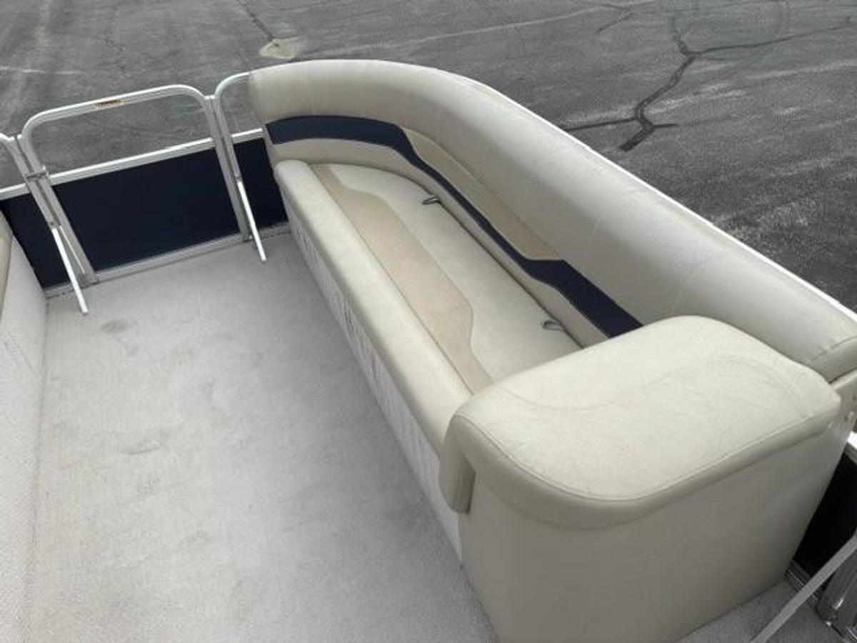 Used 2011 Avalon 2300LS