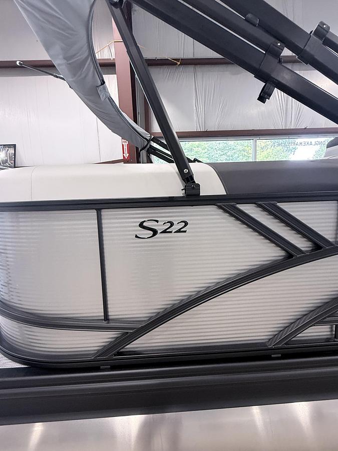 2027 Bennington 22S1SR