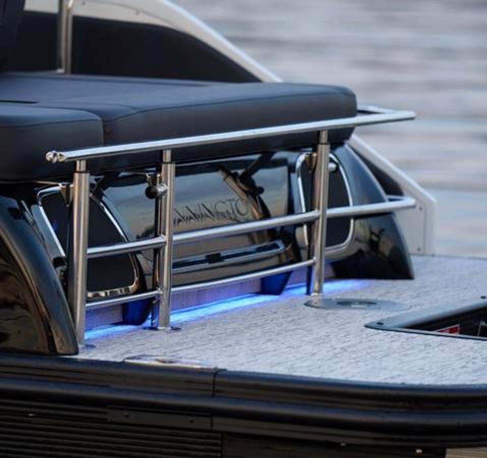 28 QX Fastback - Quad Bench