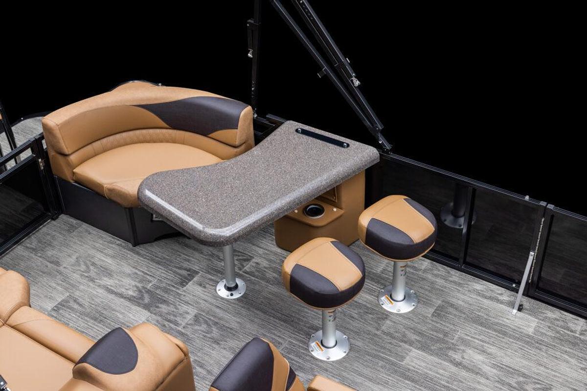 Avalon LSZ Quad Lounger Shift 21 FT