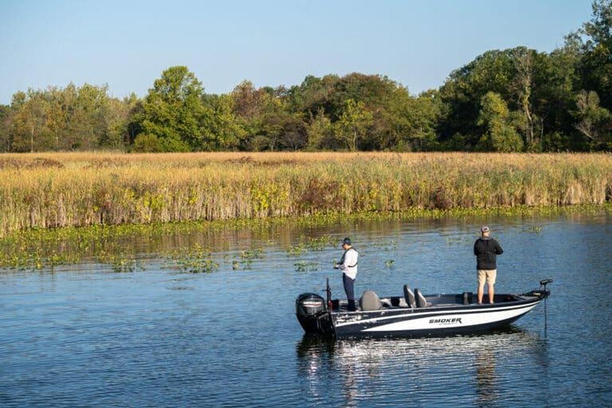Smoker Craft Excursion 176 T