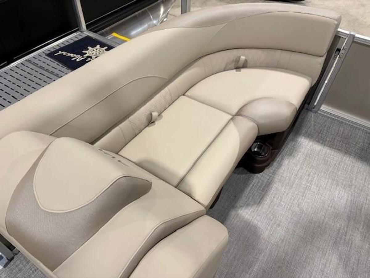 2026 Avalon 23 LSZ Quad Lounge