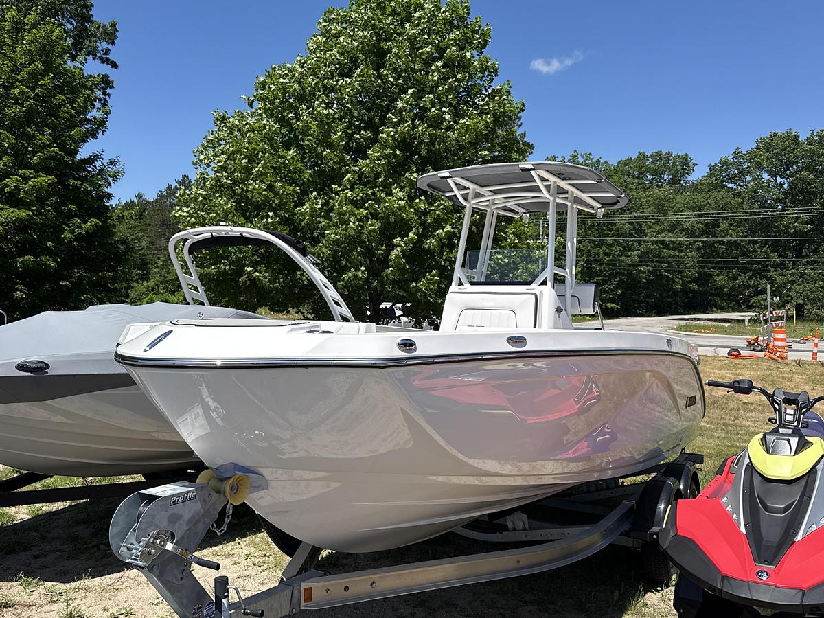 2025 Yamaha 220 FSH SPORT