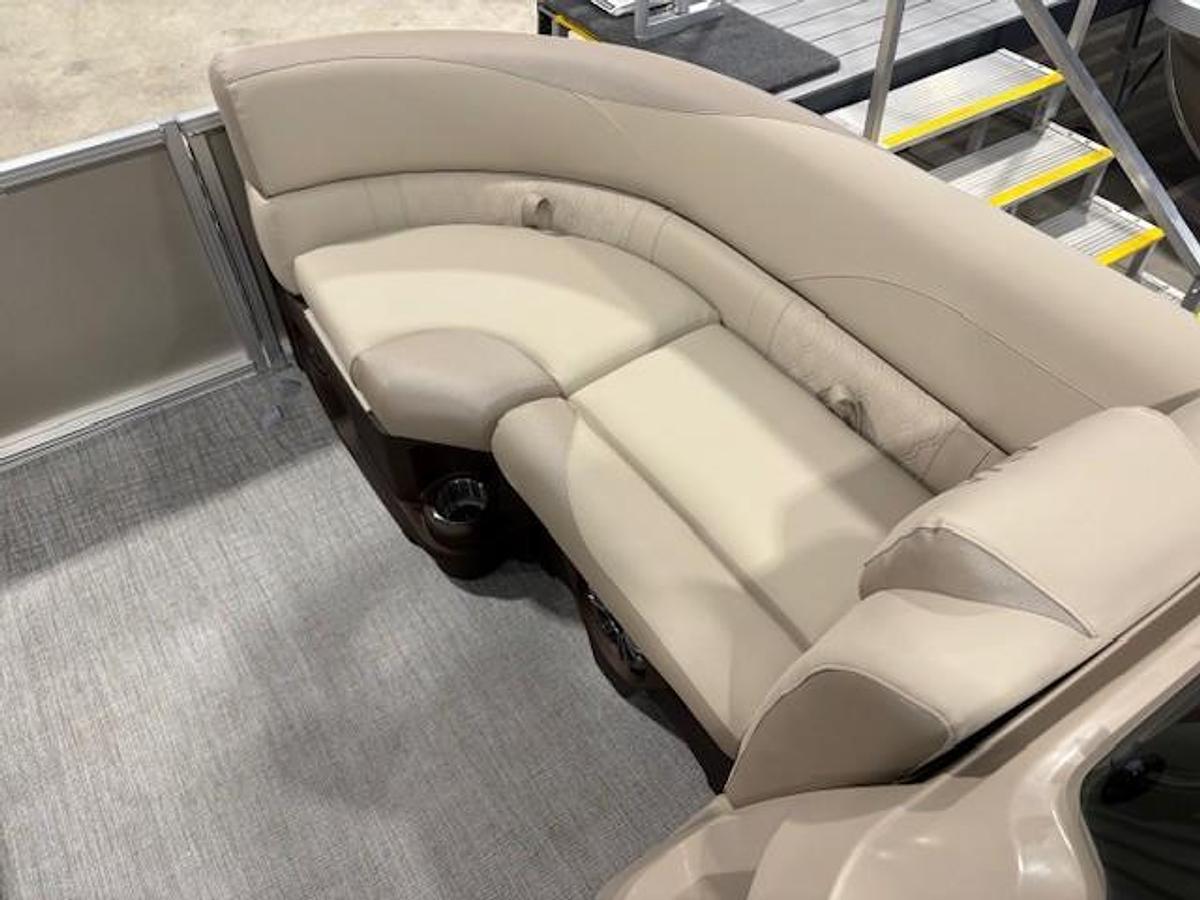 2026 Avalon 23 LSZ Quad Lounge