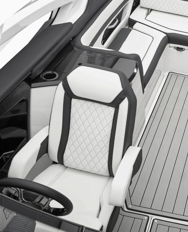 Luxury and Leisure 275SE