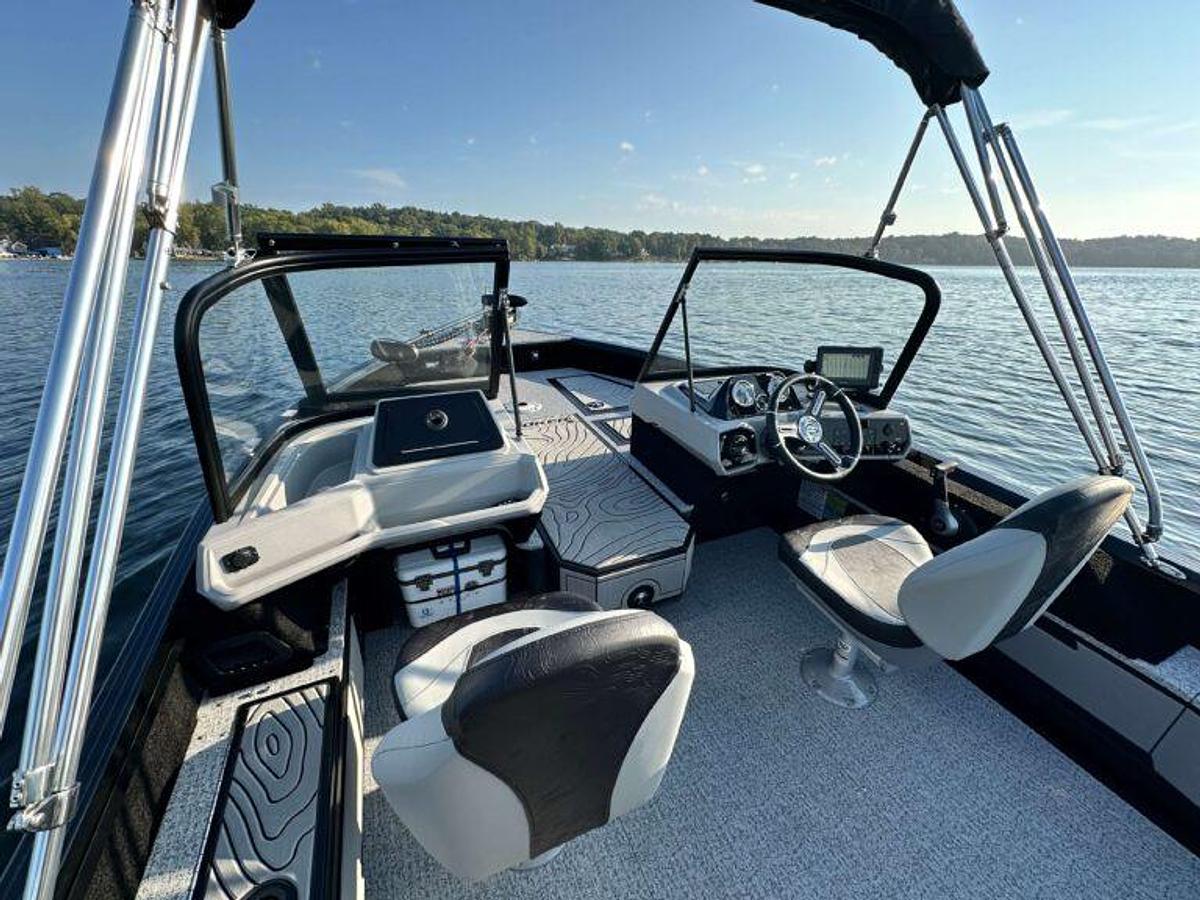Smoker Craft Adventurer 188 DC PRO