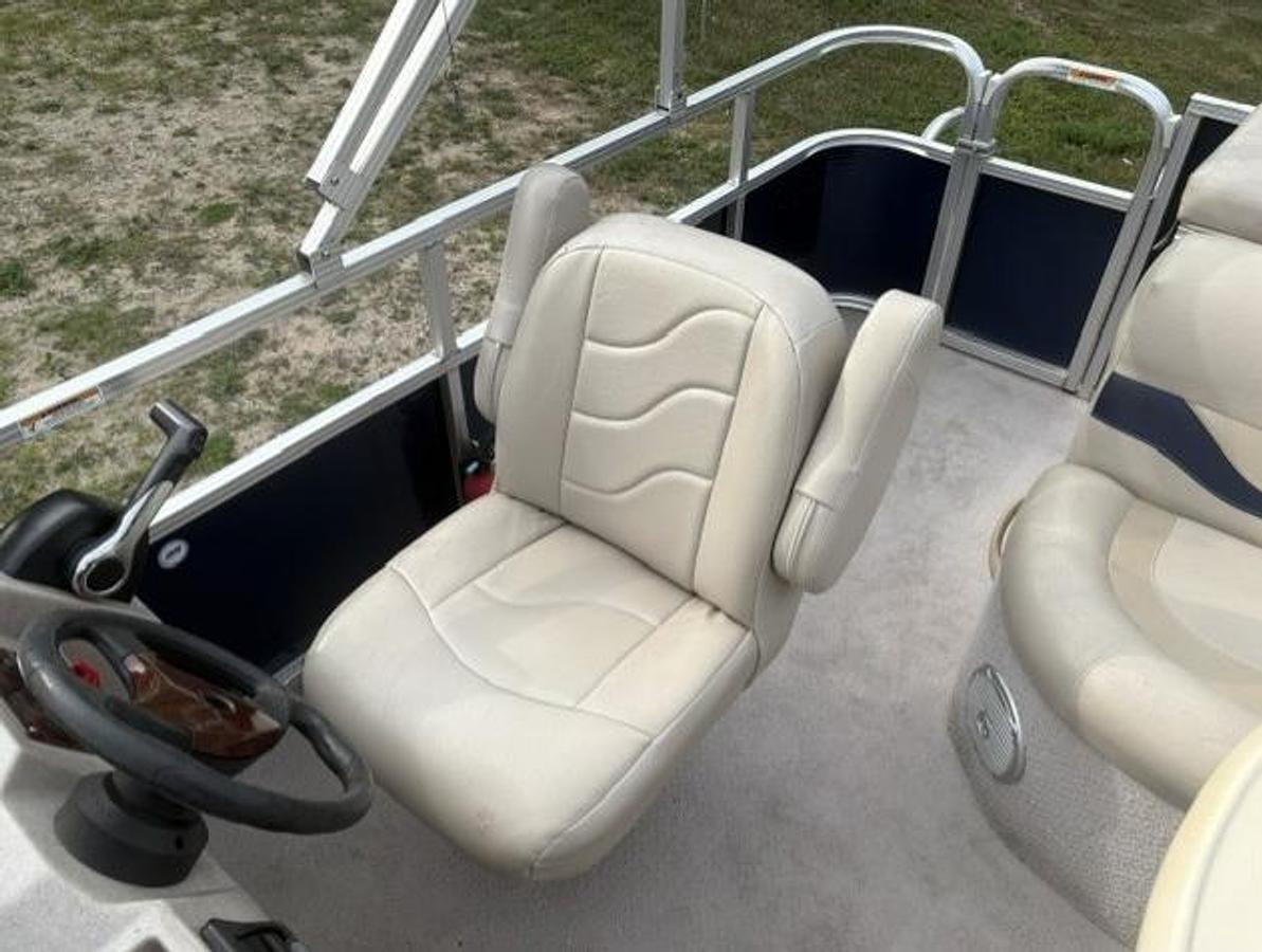 Used 2011 Avalon 2300LS