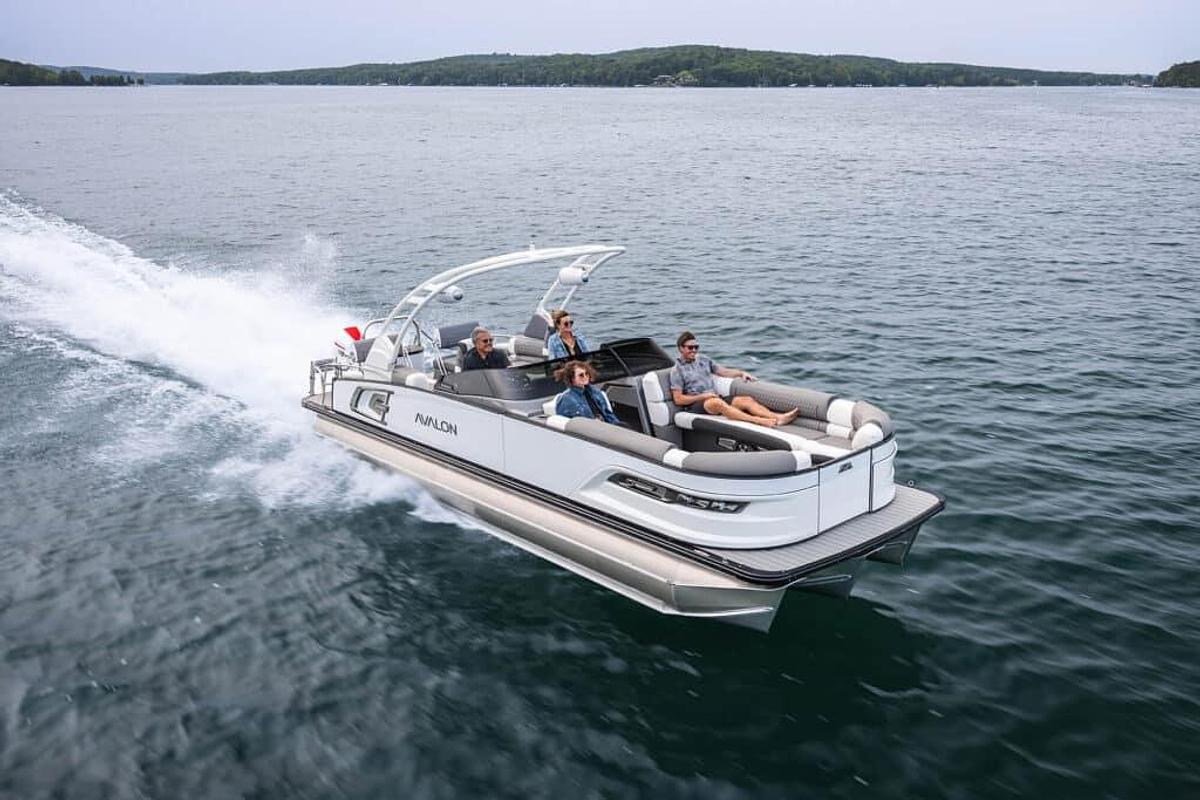 Avalon Excalibur LTD Flex Lounge 25 FT
