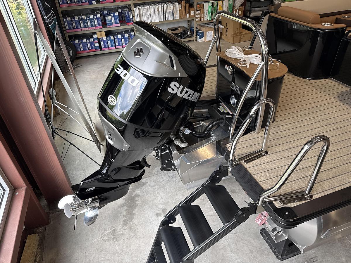 2027 Avalon Catalina Quad Longer 27 FT