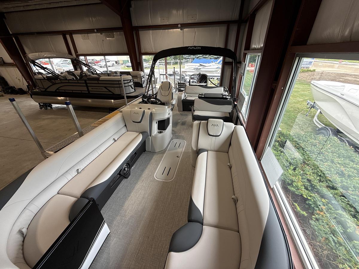 2027 Avalon LSZ 27 FT Entertainer