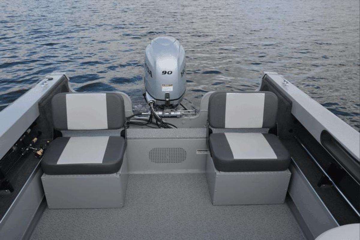 Smoker Craft Osprey 172