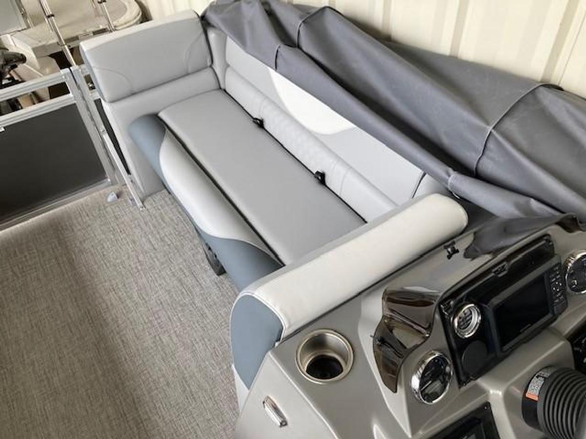 2025 Avalon 21 Venture 80 Quad Lounger