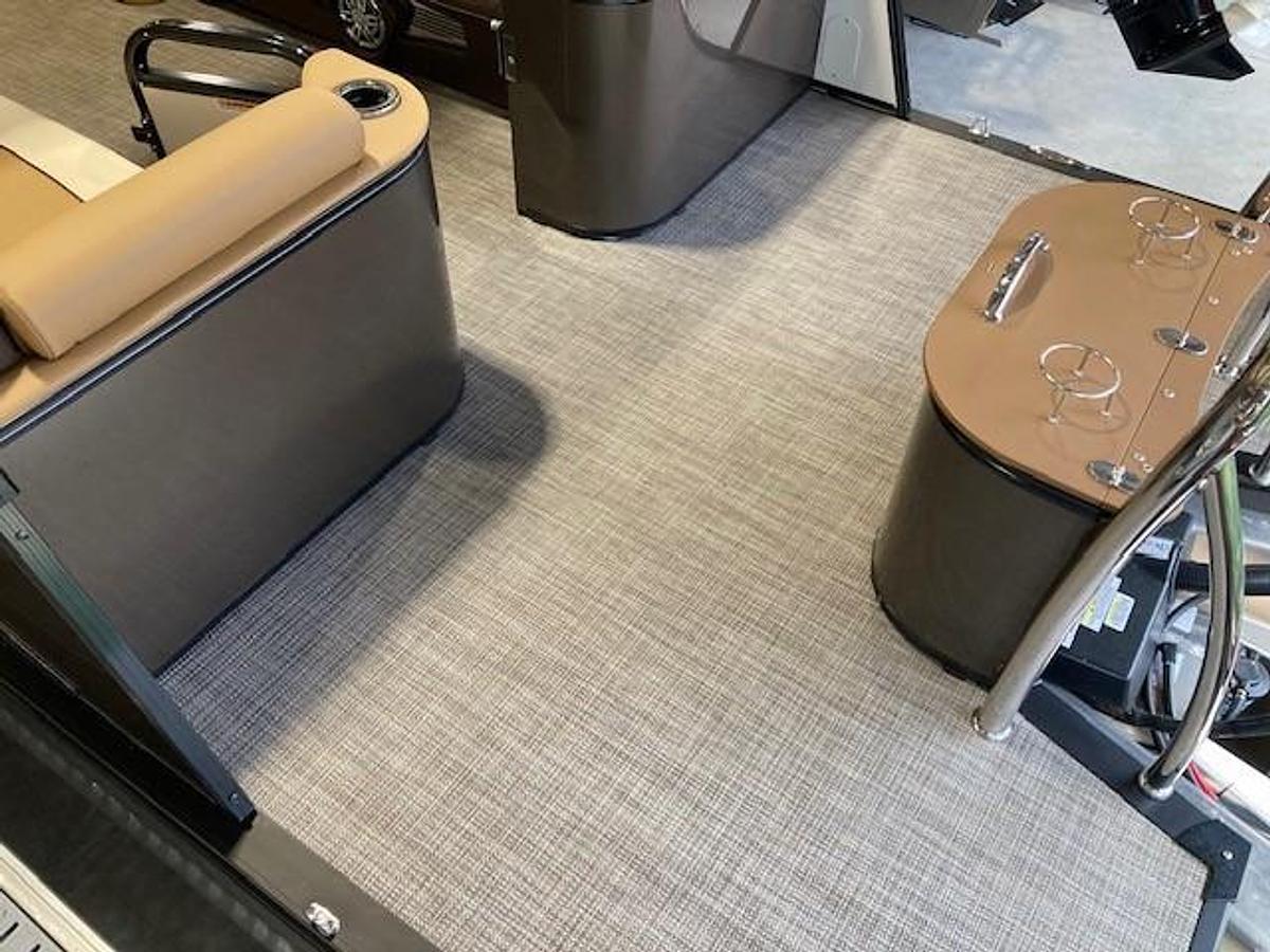 2025 Avalon 25 Catalina Quad Bench Tri-toon