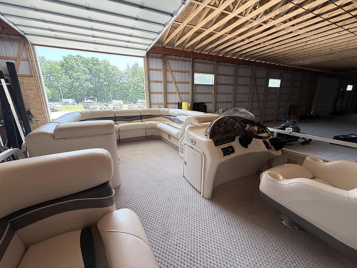 Used 2003 Bennington 2275 RL