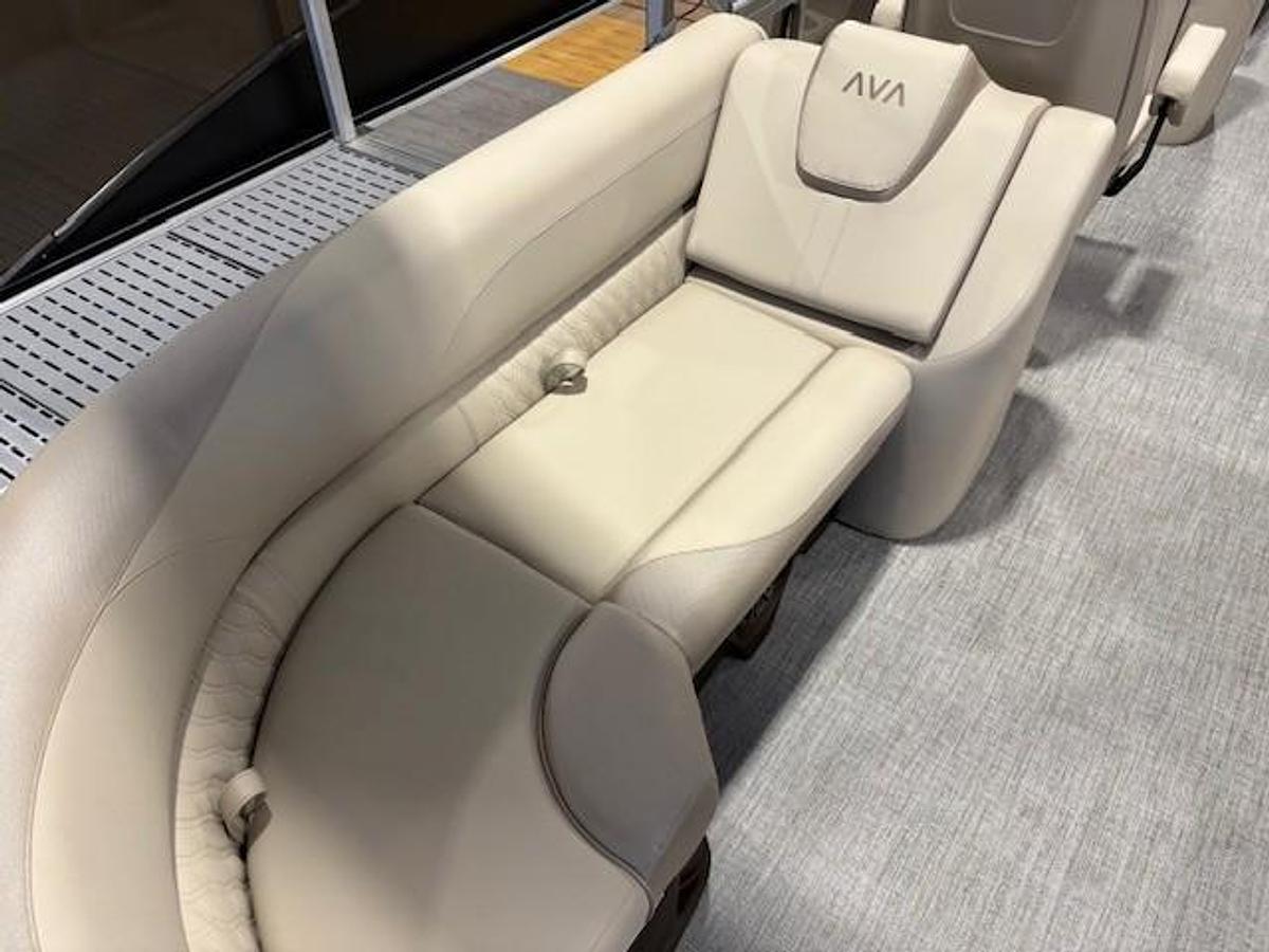 2026 Avalon 23 LSZ Quad Lounge