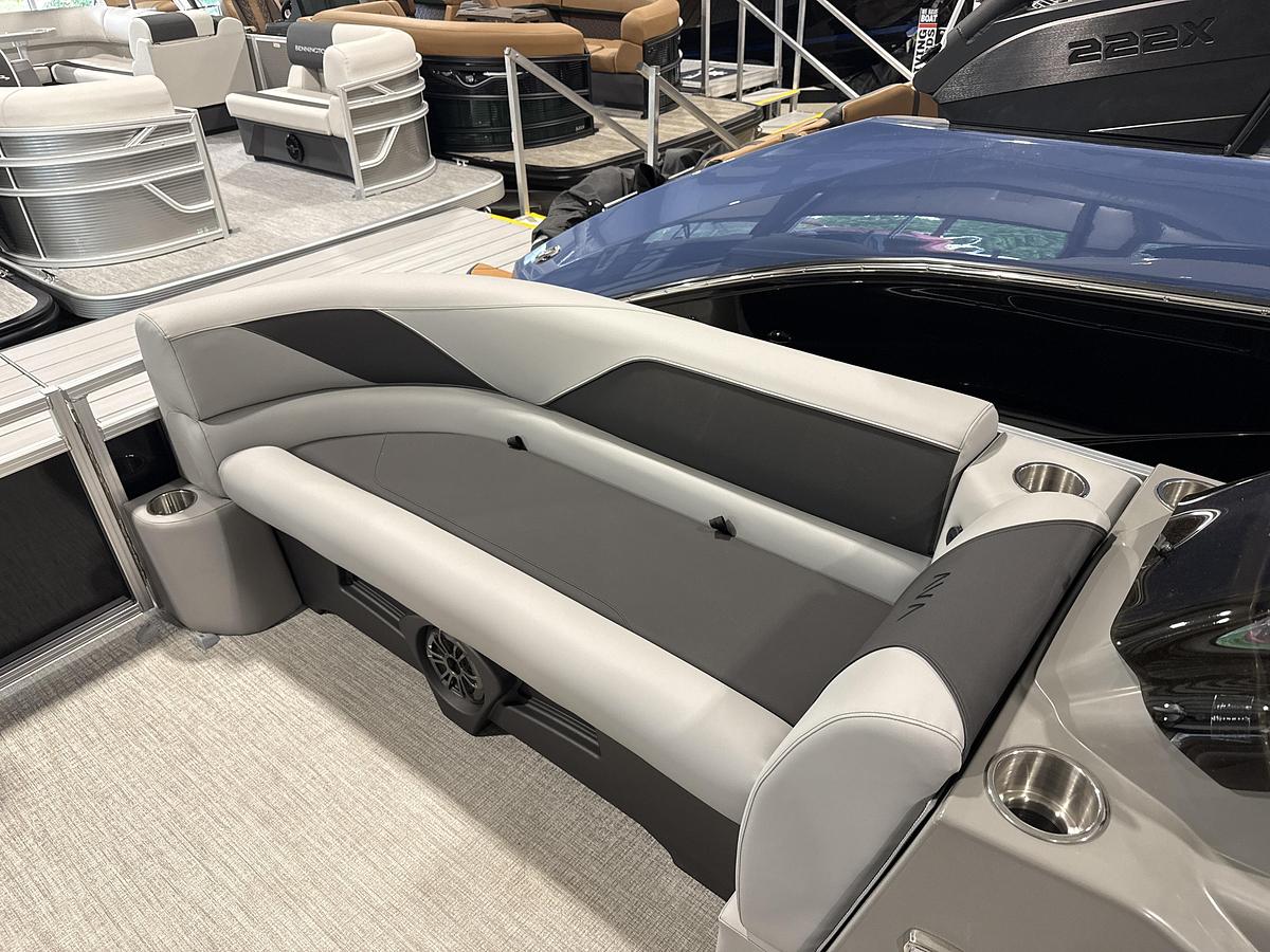 2026 Avalon 21 Venture 85 Cruise